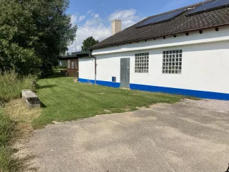 Parkplatz am Sportplatz in Minfeld