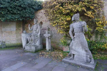 Heinrich V (rechts im Bild) (© Tourist-Information Speyer)