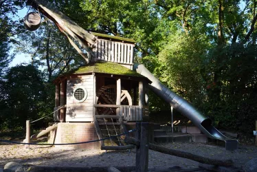 Kletterburg mit Rutsche (© Stadt Speyer, Tourist-Information)