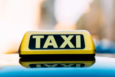 Taxi (© Adobe Stock)