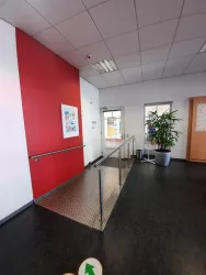Eingangsbereich innen - barrierefrei (© Eva Schmitt)