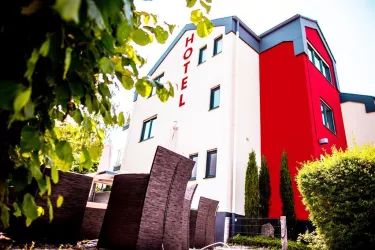 Das Hotel Am Wartturm - Außenansicht Seite
