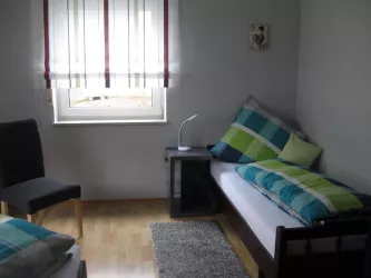 Schlafzimmer 2