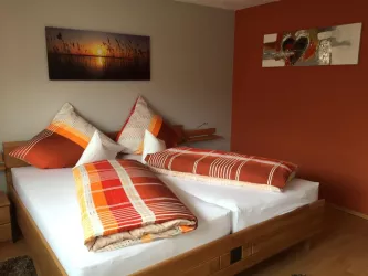 Schlafzimmer 1