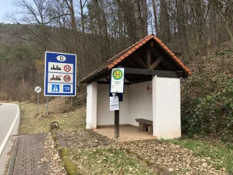 Bushaltestelle Hirschthal Mühle (© Adrian Stilgenbauer)