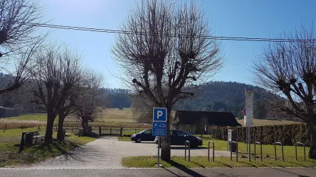 Obersteinbach/Frankreich Parkplatz+Ladestation (© Anette Lang)