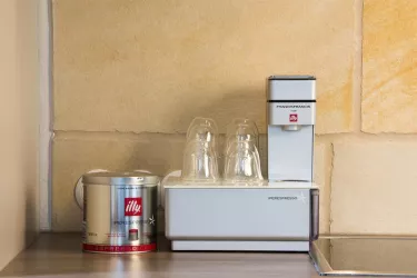 Küchenausstattung Illy-Espressomaschine (© Burggarten Appartements)
