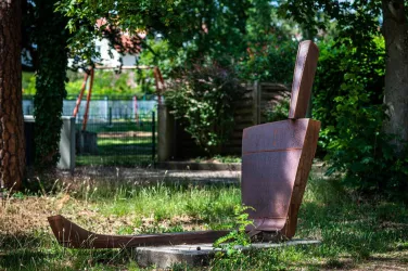 Kunstweg-Jockgrim_7_Großer_Mann_sitzend