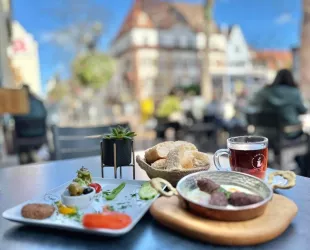 Frühstück_Außenbereich_Liva_Landau_Pfalz (© Kaya Liva Cafe Landau)