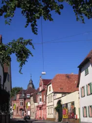 Queichheim Hauptstraße (© Doris Prokop)
