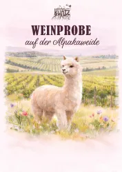 Ein Alpaka auf einer Weide mit Weinbergen im Hintergrund. Die Szenerie ist malerisch und einladend.