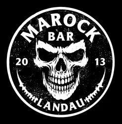 Ein schwarz-weißes Logo der Marock Bar in Landau. Es zeigt ein Totenkopf-Design mit einer auffälligen Schrift und dekorativen Elementen.