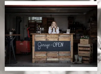 Open Garage (© https://www.weingut-katrin-wind.com/)