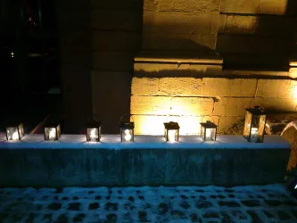 Laternen warten auf die Funzelführung