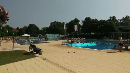 Schwimmbad