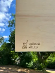 Dieses Jahr erstrahlen die Flammkuchenbretter in neuem Glanz und dem Landjugend-Logo.
