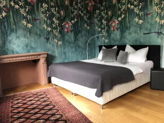 Großes Schlafzimmer