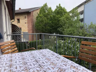 Südbalkon mit Jalousie