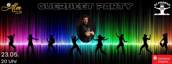 Ein goldenes Schild mit dem Schriftzug "Alm" und einer Edelweiss-Blume. Es zeigt eine elegante und einladende Präsentation.