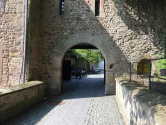 Zuweg ..