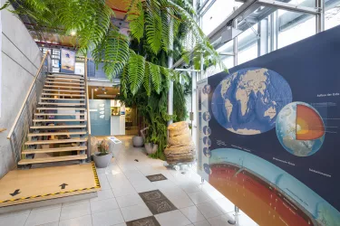 Urweltmuseum GEOSKOP ..