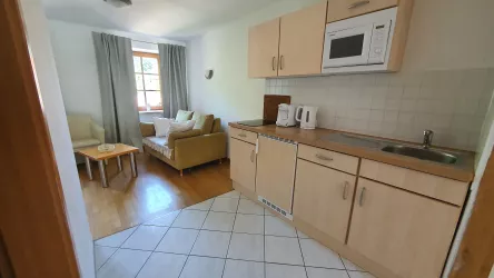 Küche und Wohnzimmer