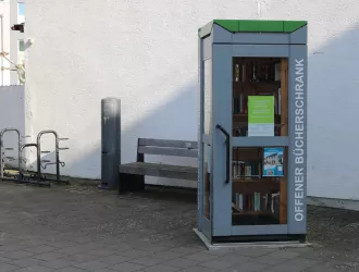 Bücherschrank am CSS-Platz Grünstadt
