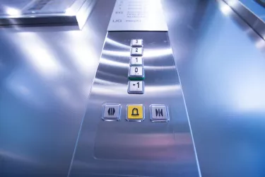 Aufzüge in allen Gebäuden