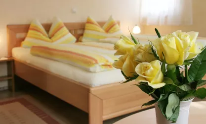 Gästezimmer 2 (© Weingut Hans-Jürgen Becker & Sohn GbR)