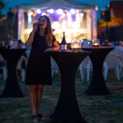 Elena Lind beim Open Air Konzert im Weingut