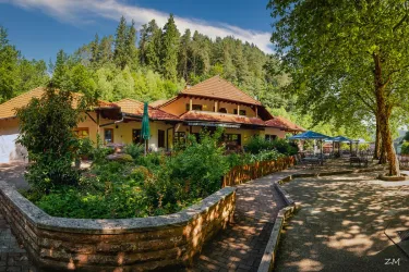 Landgasthof Am Teufelstisch Aussenansicht (© Familie Meyer-Kerner)