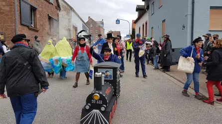 Rosenmontagsumzug Bundenthal (© Anette Lang)