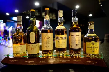 bottles-3762851_1280