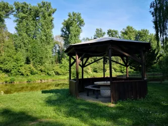 Insheim Fischweiher überdachter Picknickplatz 