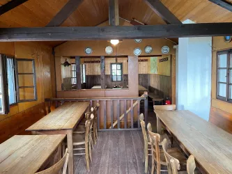 Schweizer Haus Innen (© Weingut Graf)