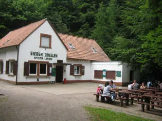 Amicitia Hütte Außenansicht (© SÜW Edenkoben e.V.)