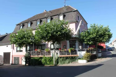 Bistro Pierrot mit Terrasse im Hotel Westrich