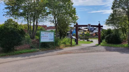 Wanderparkplatz mit Startportal der Traumschleife