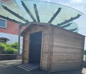 Holzhäuschne von außen