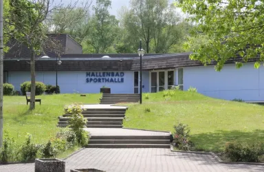 Sport- und Freizeitbad in den Bruchwiesen (© Touristikbüro Holzland/Sickinger Höhe)