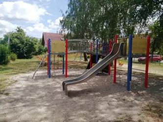 Spielplatz Winden, am Sportplatz 10, Rutschbahn (© BY-SA Südpfalz Tourismus Kandel, Tanja Bender)