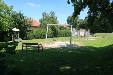 Spielplatz am Bahnhof Winden