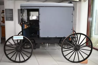 Modell eines motorisierten Wagens