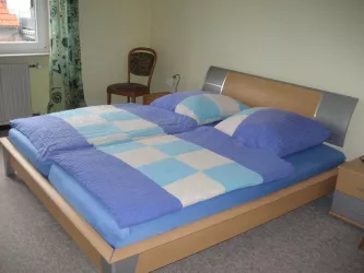 2. Schlafzimmer