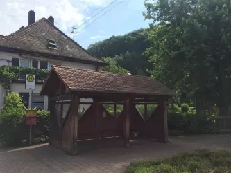 Bushaltestelle Rumbach (© Adrian Stilgenbauer)