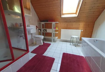 5-Zimmer-FeWo: Badezimmer