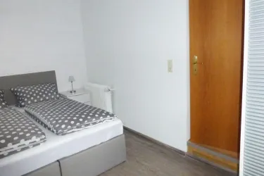 5-Zimmer-FeWo: Queensize Bett