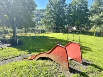 Rutsche und Klettermöglichkeiten