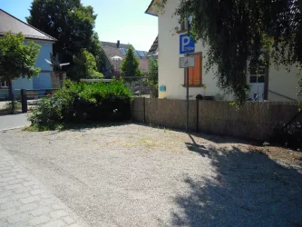 Barrierefreier Parkplatz am Gemeindehaus in Erlenb