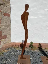 Stehle Zugeneigt1 (© Bernard)